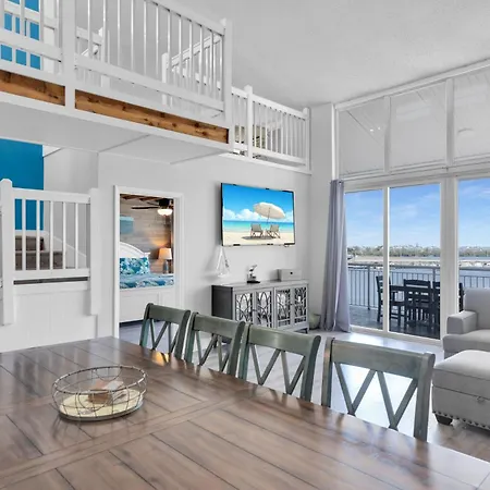 Villa St Thomas - Waterfront Penthouse Sleeps 16 W Pool & Boat Dock